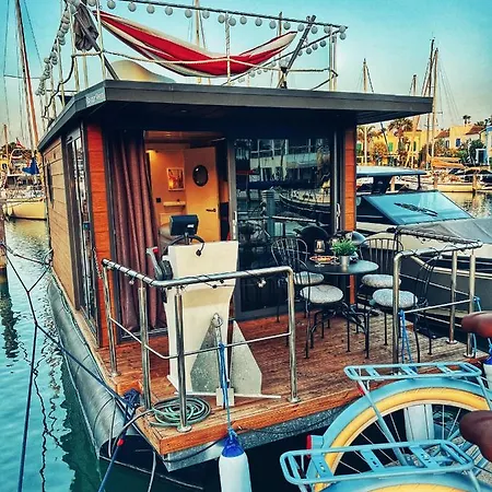 La Maison Bateau Sotogrande