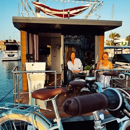 La Maison Bateau Sotogrande