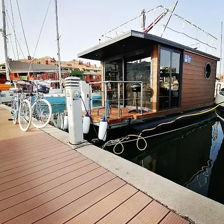 La Maison Bateau Sotogrande Båthotell *
