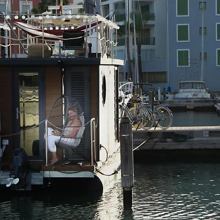 La Maison Bateau Sotogrande Botel San Roque (Andalucia)